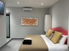 The Blue Eco Lodge, cheap hotel in Valladolid