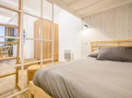 Joyful tiny house seaside