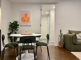 Modern 2 bedroom home in the heart of Canberra, hôtel à Campbell