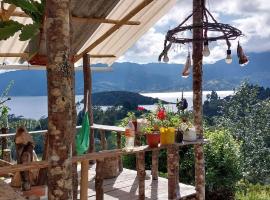 Cabaña de camping Villa Ernestina, hotel dekat Danau La Cocha, Pasto