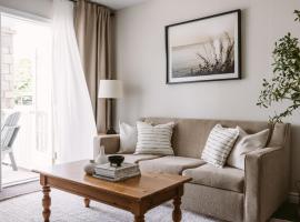 Horseshoe Valley Suites - The Elm, căn hộ ở Shanty Bay