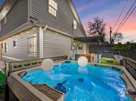 Stylish Entertainment Oasis ~ HotTub, Theater, Gym