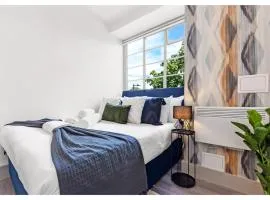 Modern Comforts 2 BD Flat - Sleeps 5
