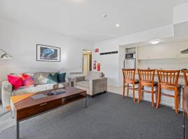 Lantern 1 Bedroom Patio Apartment with mountain view, hotell i Thredbo