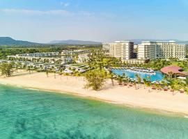 Mövenpick Resort Waverly Phu Quoc, hotel with jacuzzis in Phu Quoc