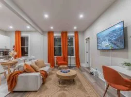 Pumpkin Premise by Airport, 5 beds, Sleeps 8, Book 7 days, Get 20 Percent OFF