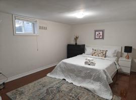 Spacious MBR Near Kennedy Subway & GO, hotel cerca de Warden Subway Station, Toronto