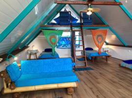 L'Auberge de Tahiti Iti - Beach hostel: Afaahiti şehrinde bir otel