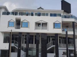 DIVINE GRACE RESIDENCE INN, hotel cerca de  Aeropuerto de Cotonú-Cadjehoun - COO, Agblangandan