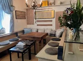 囲炉裏風広々モダンリビングと1ベッドルーム家族で泊まれる都会のロングステイ向きルームにサービスパーキング付き新着情報バスルームとトイレ改装