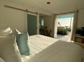 Tres Palmas Boutique Hotel, hotel di Rincon