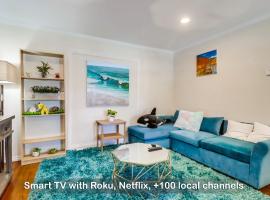 Entire Cozy 3-Bedroom Home with Baby Crib, Wi-Fi & Laundry - Private Rental, No Deposit, hotel in San Diego