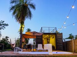 Container Lodge SB, hotel with parking in San Bernardino