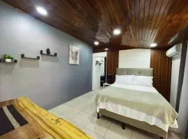 Tabaco Studio a solo 5 minutos de Playa Carrillo