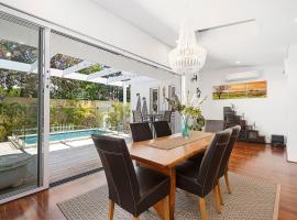 Bicton에 위치한 호텔 Cottage Gem - 2BR Parkside Retreat