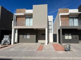 Casa Arcana (3 minutos del consulado), casa de temporada em Ciudad Juárez