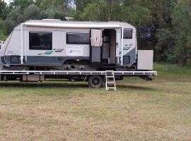 RV Caravan in Rural Setting on Edge of Town Max 2 night stay