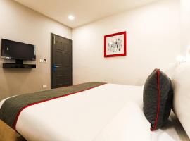 Super OYO Townhouse 311 Prithvi Resort Near Phoenix Palassio, hotel u gradu 'Nalmatha'