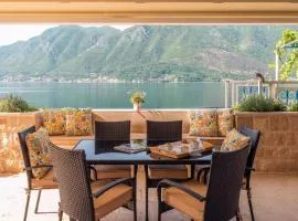 Luxury Pool Villa Feliz