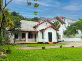 Antique Tourist Lodge, cabin in Kandy