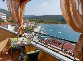 Beachfront Villa Adria - Happy Rentals