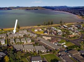 Aqua Soleil Beachfront Apartment, hotel v destinaci Whitianga