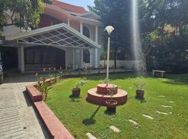 Luxurious Villa @ Trivandrum, hotel in Trivandrum