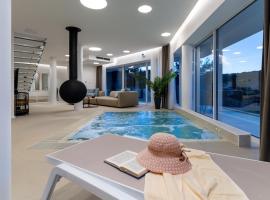 Beautiful Villa Estate da Noi with a pool in Hvar، فندق في Basina