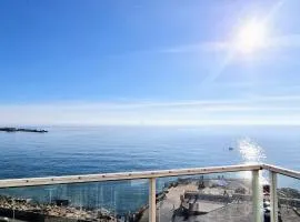 Un Balcon sur la mer, Vue Exceptionnelle , 2 Chambres, Piscine, Centre Ville