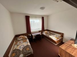 Ubytovanie pod Bielymi Karpatmi, hotel u gradu Novo Mesto na Vahu