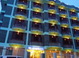 Hotel Mehar Srinagar, готель біля аеропорту Аеропорт Срінагар - SXR, у місті Срінагар