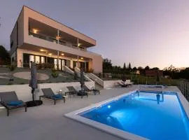 Villa Callista near Labin for 10 persons with kids playground, fitness and heated pool