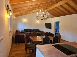 Penthouse-Ferienwohnung auf Rups Hof, hotel v destinaci Landau an der Isar