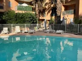 GRIMAUD Golf Saint Tropez Rez de jardin Vue piscine