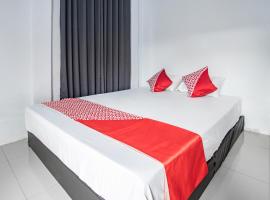 OYO 93476 Owo Guest House Syariah – hotel z parkingiem w Jambi