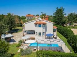 Villa Eufemia near Poreč with large garden and outdoor playground for kids
