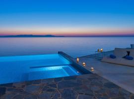 Luxury seafront design villa Akrotiri (owner listing), מלון בTersanas