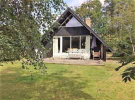 Cozy Holiday cottage at Ringk&oslash;bing Fjord, chalet di Hemmet
