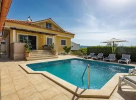 Villa Krase kids friendly for 10 persons near Rakalj with sauna - fitness & playground