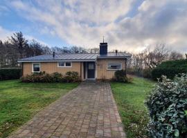 Bungalow Uthof, cottage in Ballum