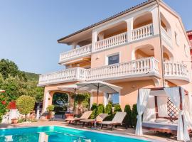 Apartments Villa Chiara, ground floor by the pool, hotel v mestu Ičići