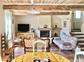 Maison Lou Colombier, hotel v destinaci Comps-sur-Artuby