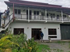 Viesu nams Sunfa Resort pilsētā Ambalantota