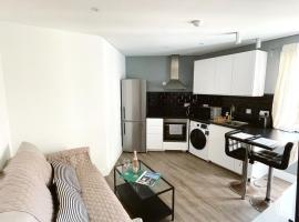 Modern City Centre Two Bedroom Windsor Apartment - Grand Central House, hotel in Gibraltar