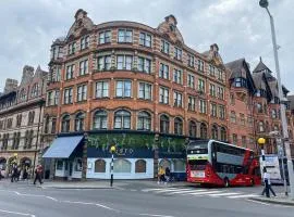 Quiet but Central Studio 409