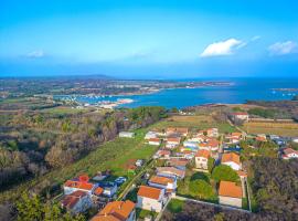 Marlera apartments with Sea View, hotel a Ližnjan (Lisignano)