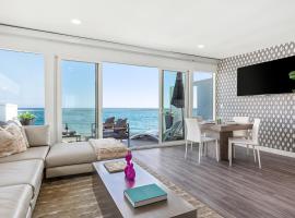 The Malibu 5 - No. 3 - Beachfront 1 Bd w pvt balcony parking beach access – hotel w mieście Malibu