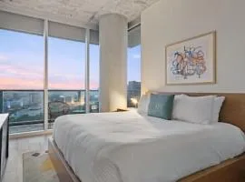 2BR Lux Highrise + Austin + Vibrant Rainey St