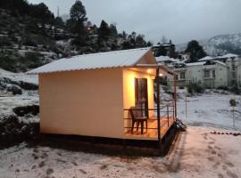 Nainital Cottage And Resort, viešbutis mieste Bhowāli