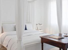 THE AUTHENTIC TOWNHOUSE, hotel a San Pawl il-Baħar